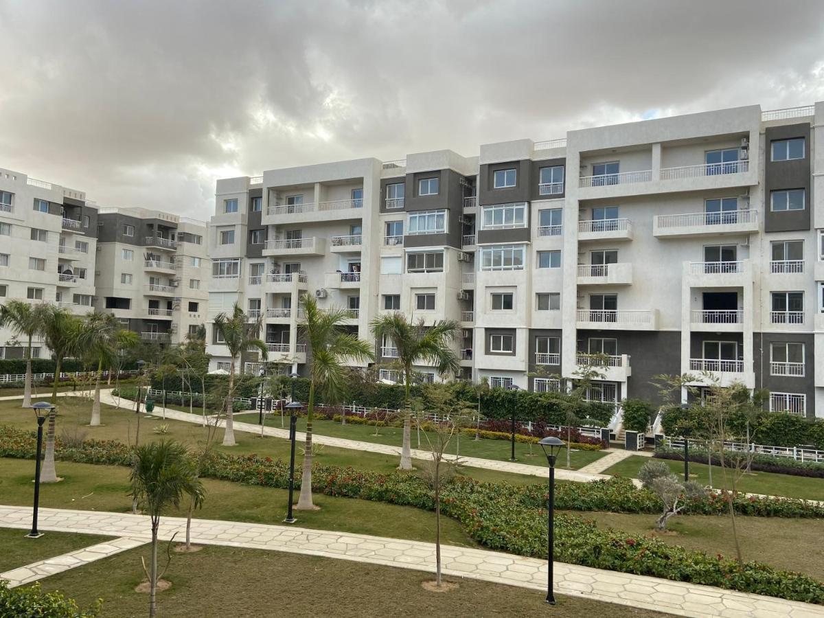 Madinaty Well-Furnished 3- Bedroom Apartment - شقة فندقيه للايجار مدينتي Madinat ash Shuruq 外观 照片