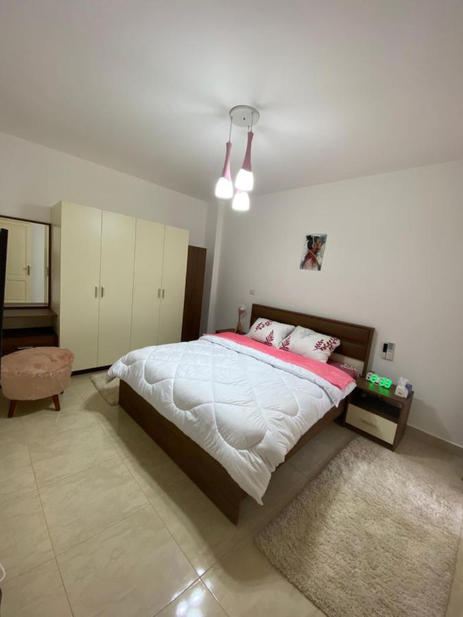 Madinaty Well-Furnished 3- Bedroom Apartment - شقة فندقيه للايجار مدينتي Madinat ash Shuruq 外观 照片