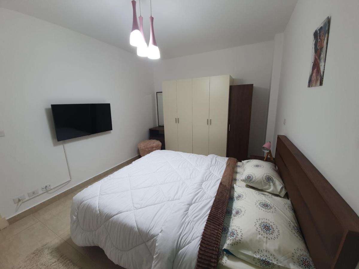 Madinaty Well-Furnished 3- Bedroom Apartment - شقة فندقيه للايجار مدينتي Madinat ash Shuruq 外观 照片