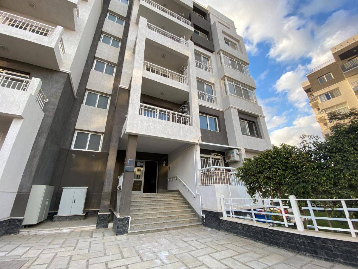 Madinaty Well-Furnished 3- Bedroom Apartment - شقة فندقيه للايجار مدينتي Madinat ash Shuruq 外观 照片